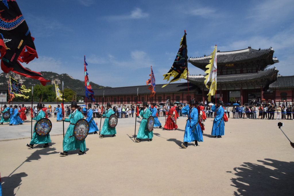 Wisseling van de wacht bij Gyeongbokgung